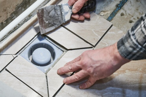 marble tile cutting